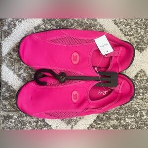 NWT Star Bay Water Shoes- Women’s, Pink and Black Size 11